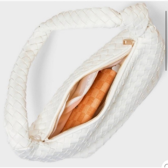 White Quilted Hobo Bag with Textured Design - Picture 2 of 5